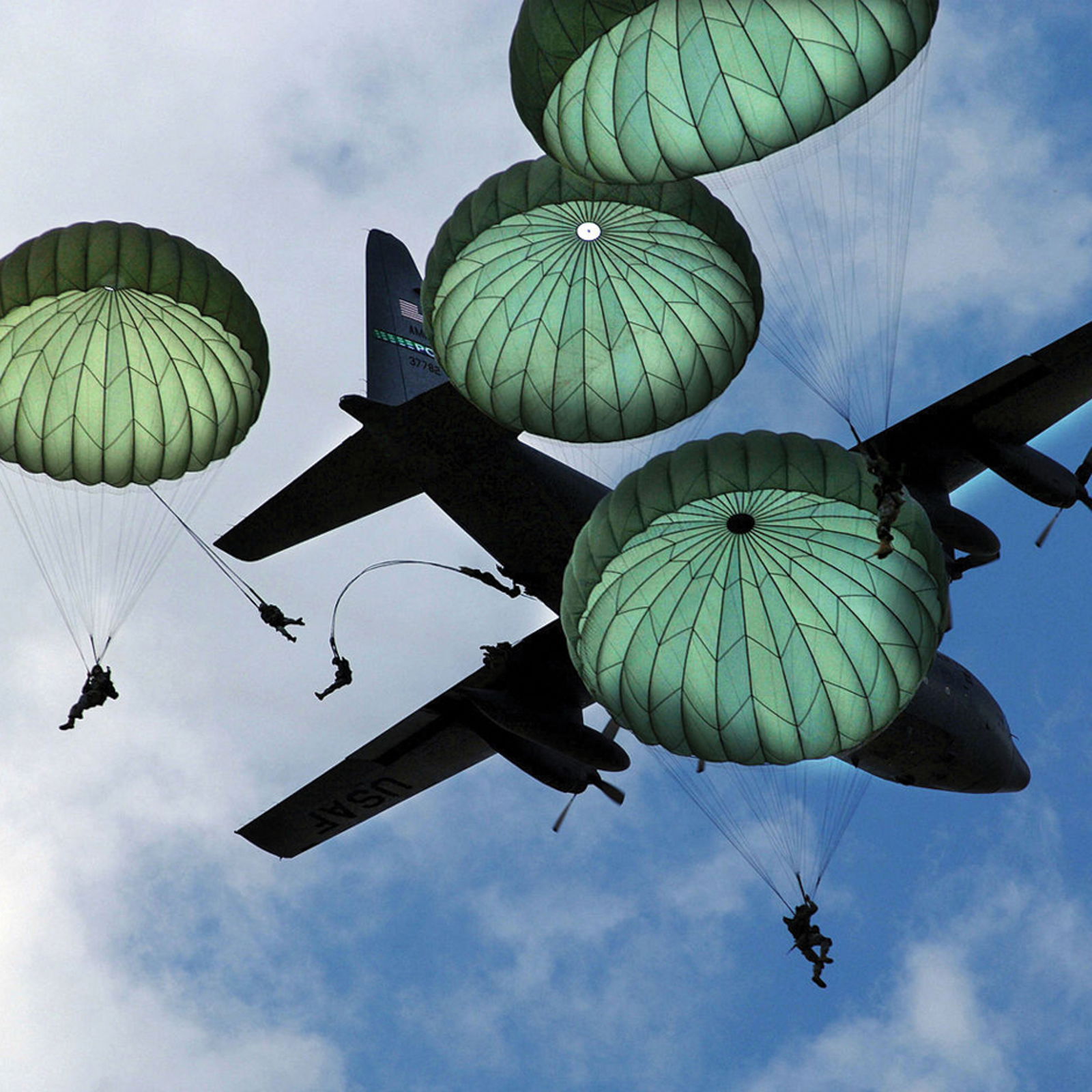 Bally Ribbon Mills Highlights Advanced Webbing Solutions for the Parachute Industry